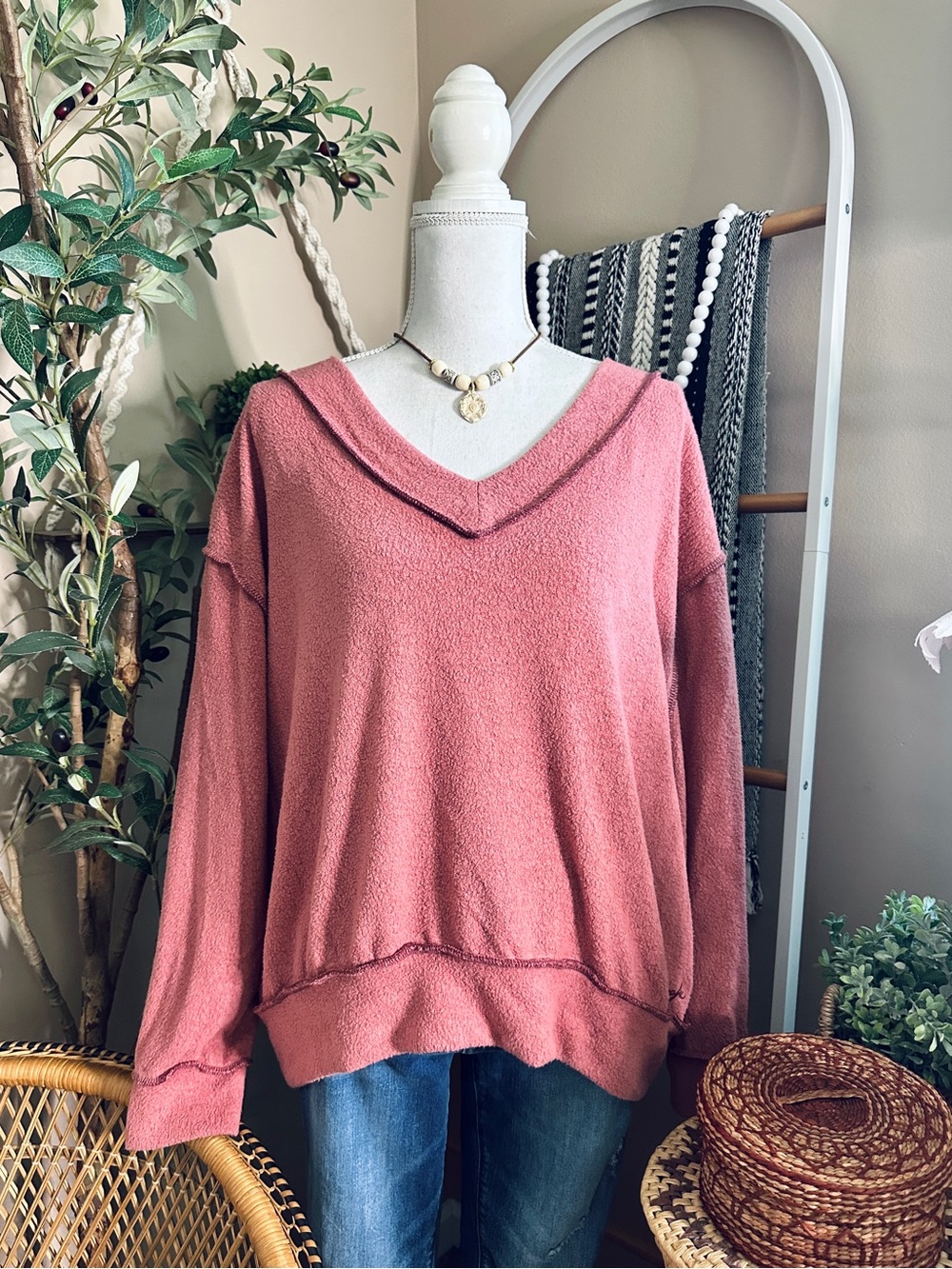 Urban Outfitters Cody V-Neck Oversized Dusty Mauve Pink Sweatshirt S